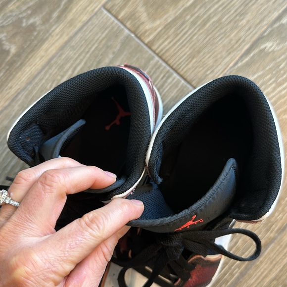 Nike Air Jordan 1 Mid SE - Picture 5 of 9